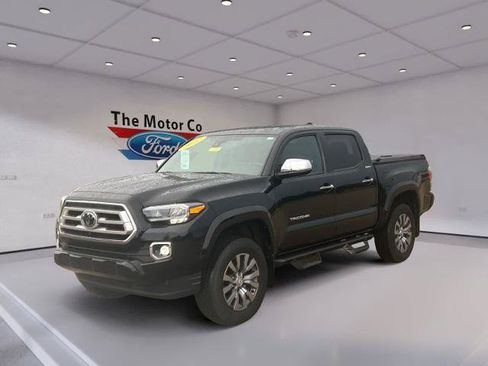Used 2022 Toyota Tacoma Limited AWD/4WD image 1
