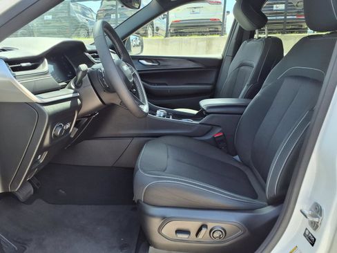 Used 2024 Jeep Grand Cherokee L Laredo AWD/4WD image 14