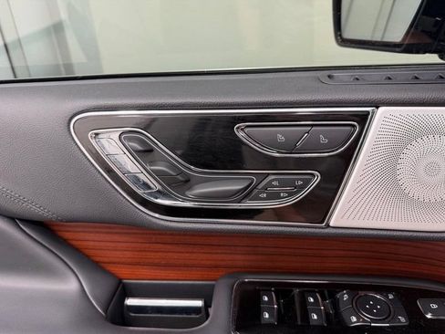 Used 2024 Lincoln Navigator Reserve AWD/4WD image 14
