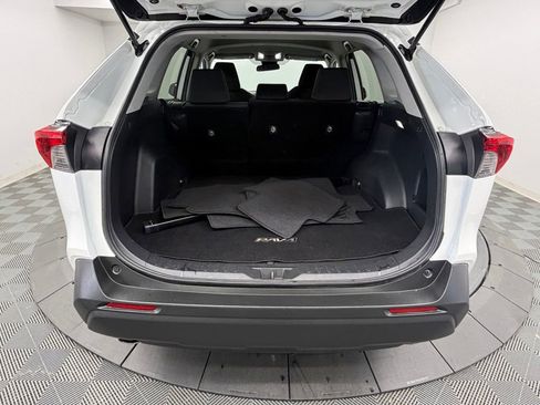 Certified 2022 Toyota RAV4 XLE w/ Carpet Mat Package (TMS) AWD/4WD image 15