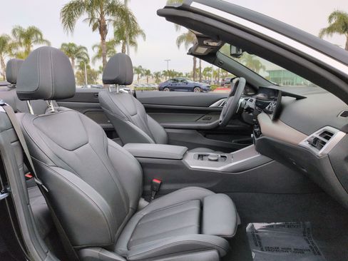 Used 2025 BMW 430i Convertible w/ Convenience Package image 32