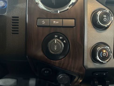 Used 2016 Ford F250 Lariat w/ Lariat Ultimate Package AWD/4WD image 27