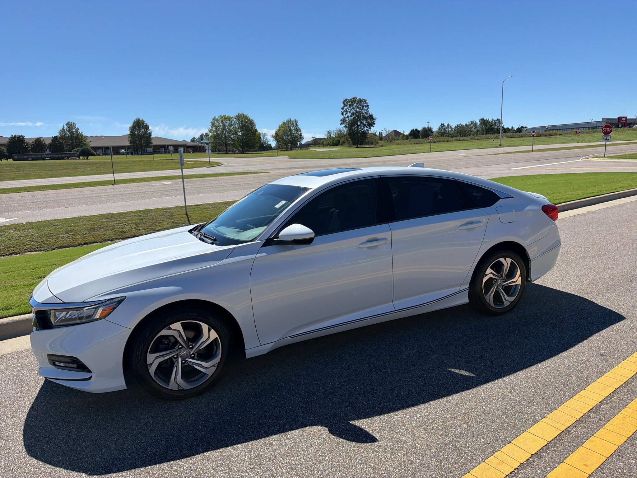 Used 2018 Honda Accord EX-L image 11