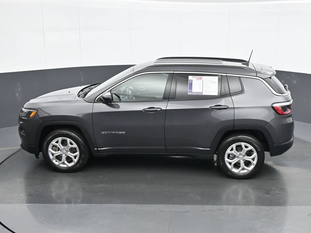 Used 2024 Jeep Compass Latitude AWD/4WD image 18