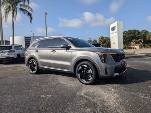 Used 2026 Kia Sorento EX w/ EX Premium Package FWD image 2