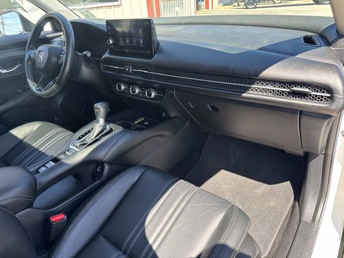 Used 2023 Honda HR-V EX-L image 12