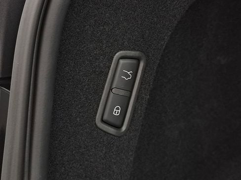 Used 2021 Maserati Levante S image 36