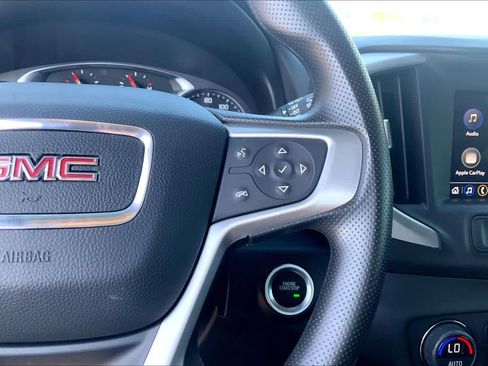 Used 2024 GMC Terrain SLE w/ Driver Convenience Package FWD image 25