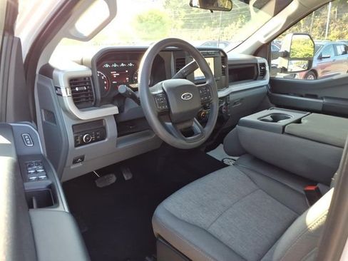 Used 2024 Ford F250 XL w/ STX Appearance Package AWD/4WD image 18
