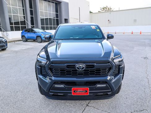 Certified 2025 Toyota Tacoma TRD Off-Road w/ TRD Off Road Upgrade Package AWD/4WD image 4