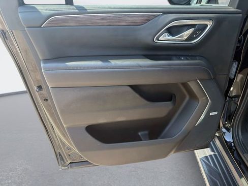 Used 2021 Chevrolet Suburban LT AWD/4WD image 14
