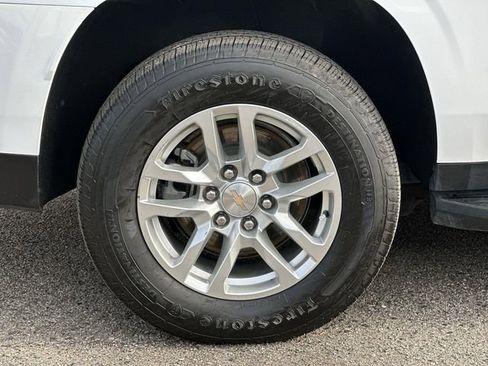 Used 2024 Chevrolet Suburban LT image 32