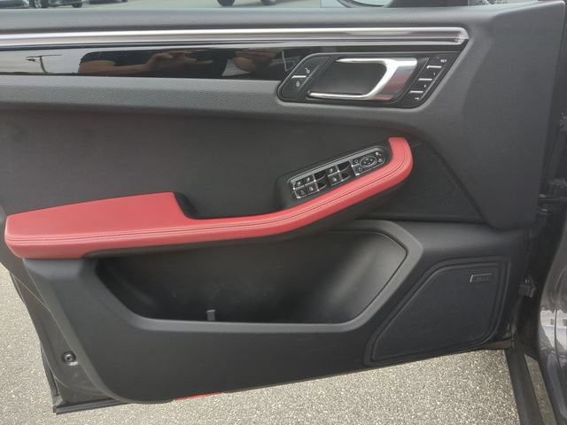 Used 2018 Porsche Macan AWD/4WD image 9