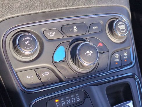 Used 2016 Chrysler 200 S image 32