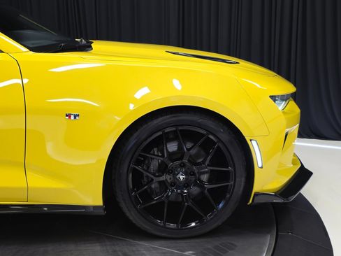 Used 2017 Chevrolet Camaro SS RWD image 40