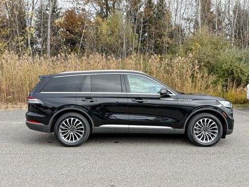 Used 2023 Lincoln Aviator Reserve w/ Equipment Group 201A image 7