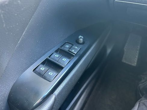 Used 2018 Toyota Camry L image 18