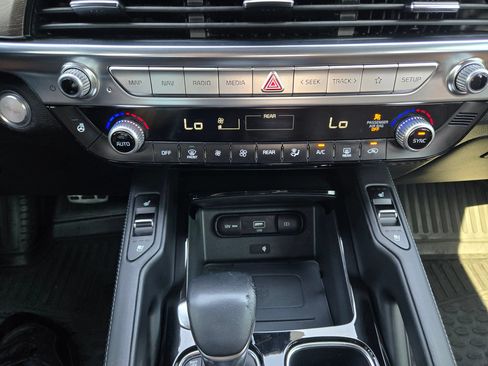 Used 2022 Kia Telluride SX w/ SX Prestige Package AWD/4WD image 30
