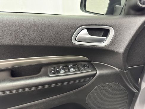 Used 2020 Dodge Durango SXT image 16