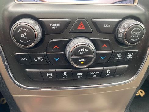 Used 2016 Jeep Grand Cherokee Laredo 75th Anniversary image 27