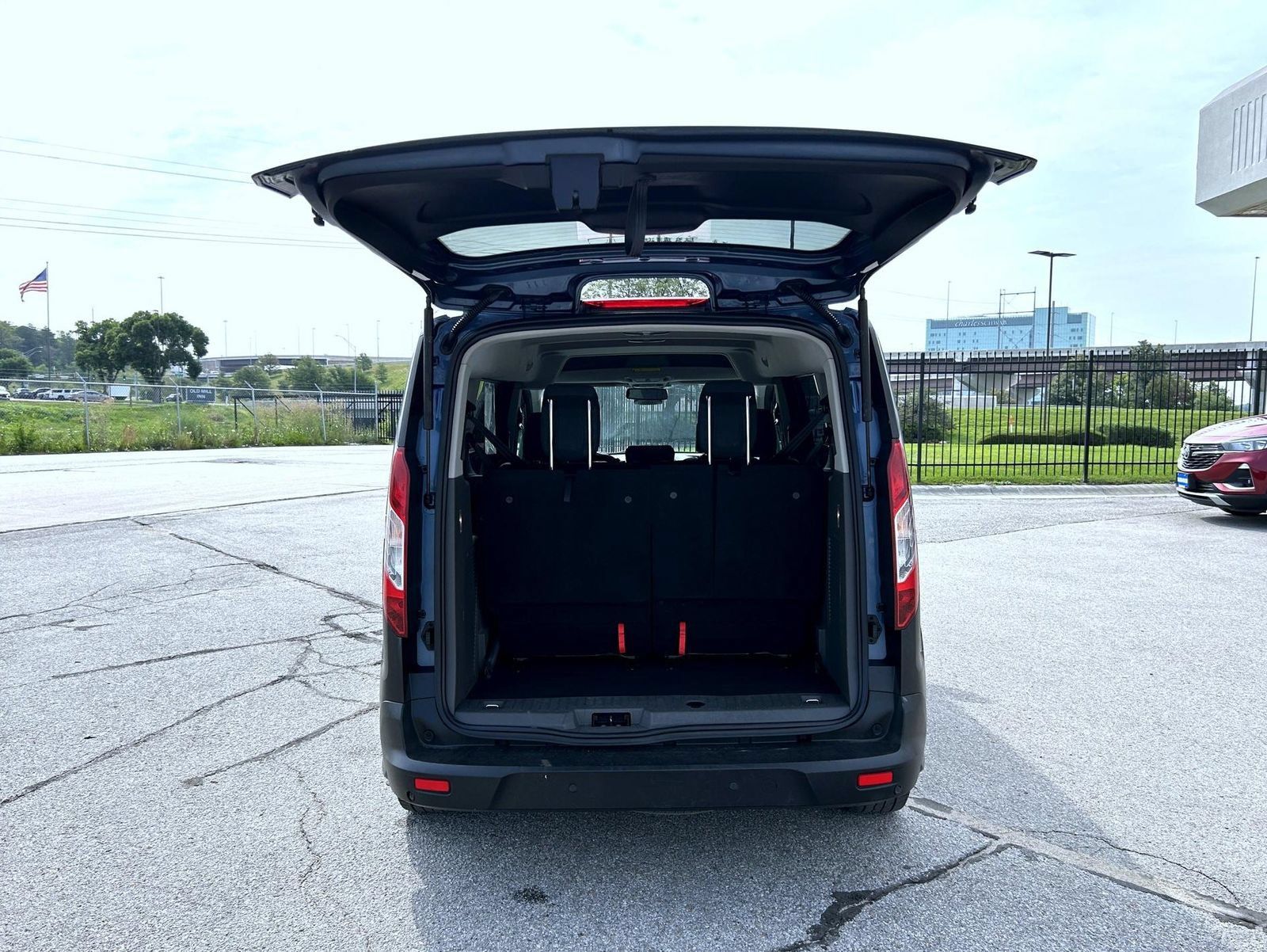 Used 2020 Ford Transit Connect XL FWD image 22