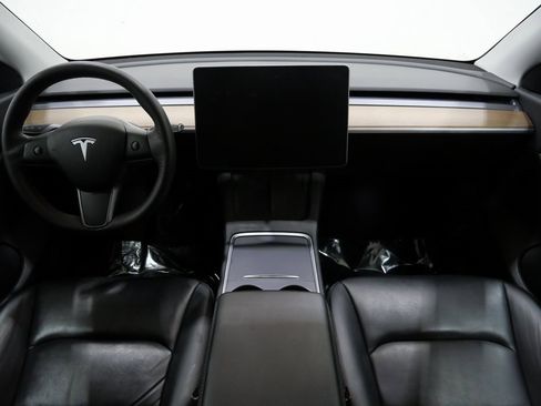 Used 2021 Tesla Model Y Long Range image 11