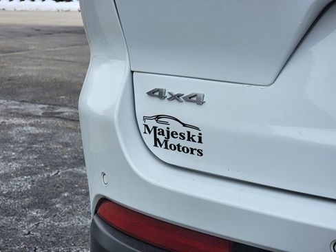 Used 2024 Jeep Grand Cherokee L Limited w/ Luxury Tech Group II image 11