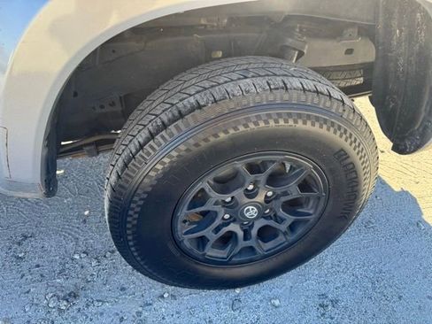 Used 2019 Toyota Tacoma SR5 image 44