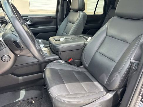 Used 2022 Chevrolet Tahoe Z71 w/ Luxury Package AWD/4WD image 10