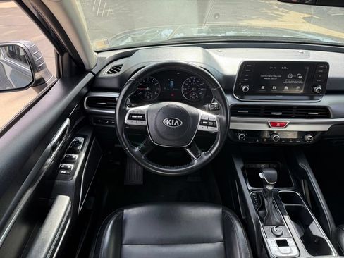 Used 2020 Kia Telluride LX AWD/4WD image 2