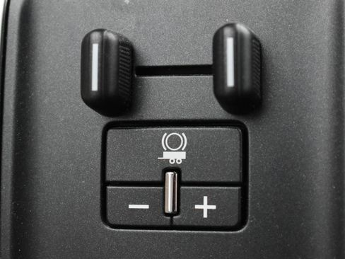 Used 2018 Chevrolet Silverado 1500 LT w/ All Star Edition image 16