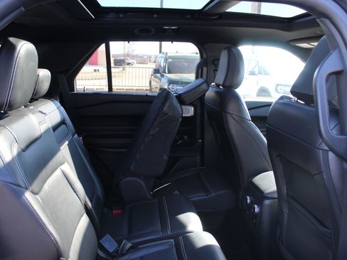 Used 2022 Ford Explorer ST w/ Equipment Group 401A AWD/4WD image 14