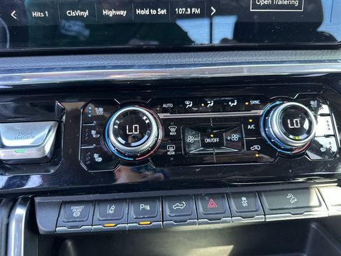 Used 2024 GMC Sierra 3500 Denali w/ Denali Reserve Package image 28