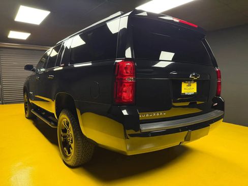 Used 2020 Chevrolet Suburban LT w/ Luxury Package image 4
