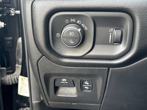Used 2022 RAM 1500 Big Horn AWD/4WD image 6