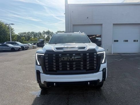 Used 2025 GMC Sierra 2500 Denali Ultimate w/ Max Trailering Package AWD/4WD image 8