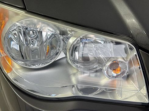 Used 2016 Chrysler Town & Country Touring w/ Driver Convenience Group FWD image 37