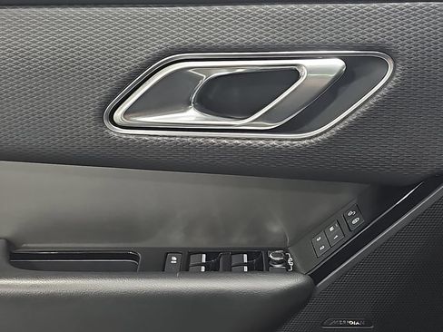 Used 2018 Land Rover Range Rover Velar S AWD/4WD image 30