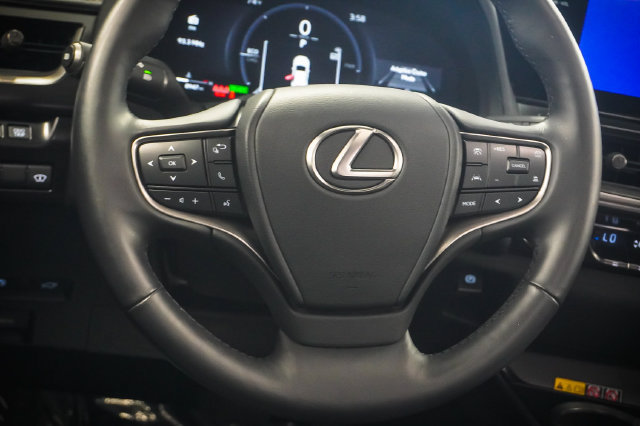 Certified 2025 Lexus UX 300h FWD w/ Accessory Package (Z2) image 13