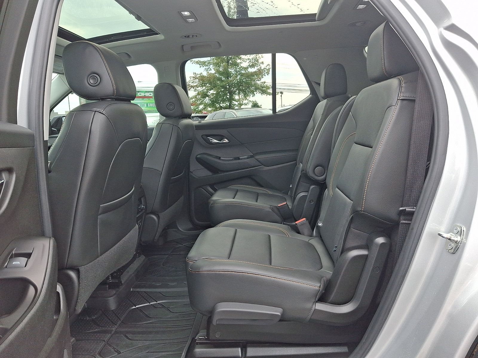 Used 2020 Chevrolet Traverse Premier w/ Redline Edition AWD/4WD image 10