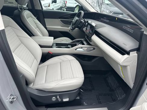 New 2026 Lincoln Nautilus Reserve w/ Jet Appearance Package AWD/4WD image 13