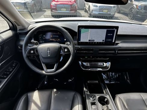 Certified 2024 Lincoln Corsair AWD image 13