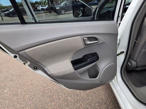 Used 2011 Honda Insight EX image 21