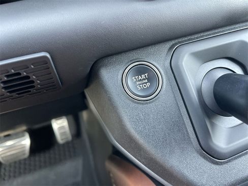 Used 2024 Land Rover Defender 110 X image 25