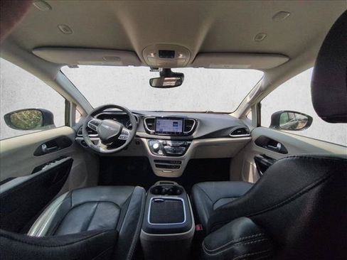 Used 2022 Chrysler Pacifica Touring-L FWD image 15