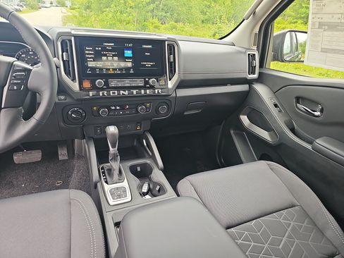 New 2026 Nissan Frontier SV w/ All-Weather Content Package AWD/4WD image 19