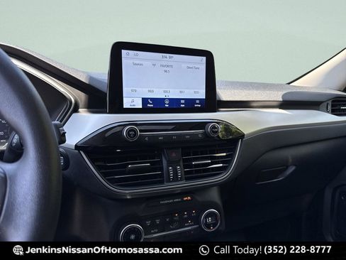Used 2020 Ford Escape SE FWD image 30