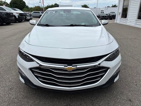 Used 2024 Chevrolet Malibu LT FWD image 2