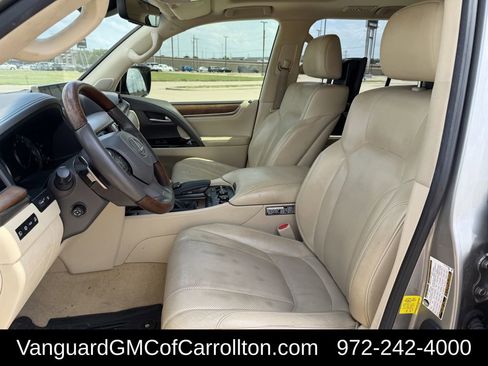 Used 2020 Lexus LX 570 4WD w/ Luxury Package image 29