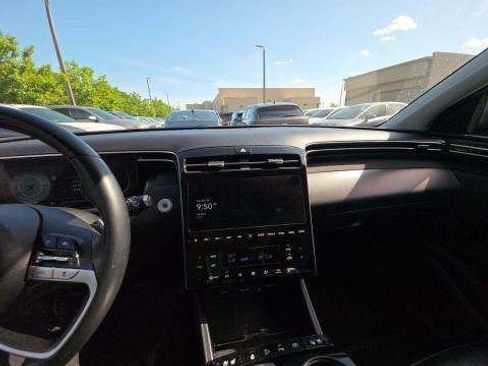 Used 2022 Hyundai Tucson Limited FWD image 3